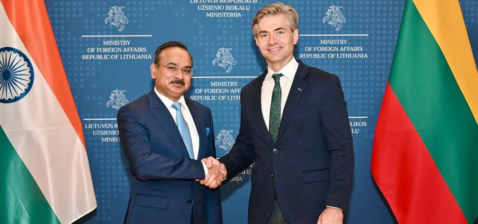 Ambassador Devesh Uttam paid a farewell call on Foreign Minister Kęstutis Budrys and expressed his gratitude for the excellent cooperation received during his tenure as the first resident Ambassador of India to Lithuania..