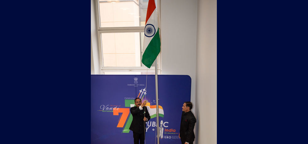 Celebrating the 77th Republic Day of India in Lithuania, Ambassador Devesh Uttam unfurled the flag  and read the Hon’ble President’s address to the Nation. Indian diaspora and friends of India joined the celebrations with great patriotic fervour!

